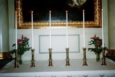 Ljusstakar i svarvad m&auml;ssing till Bj&auml;rtr&aring; kyrka.